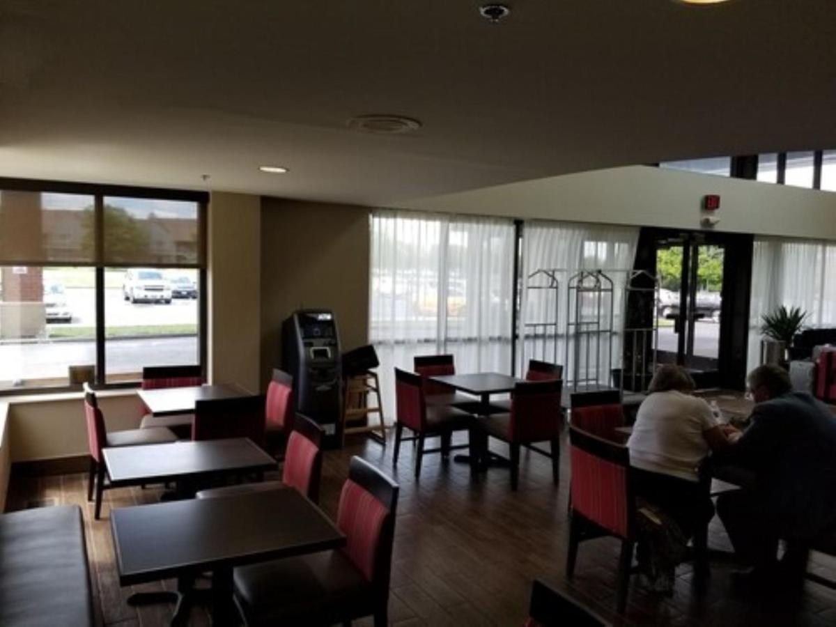 Comfort Inn Cleveland Airport Middleburg Heights Buitenkant foto