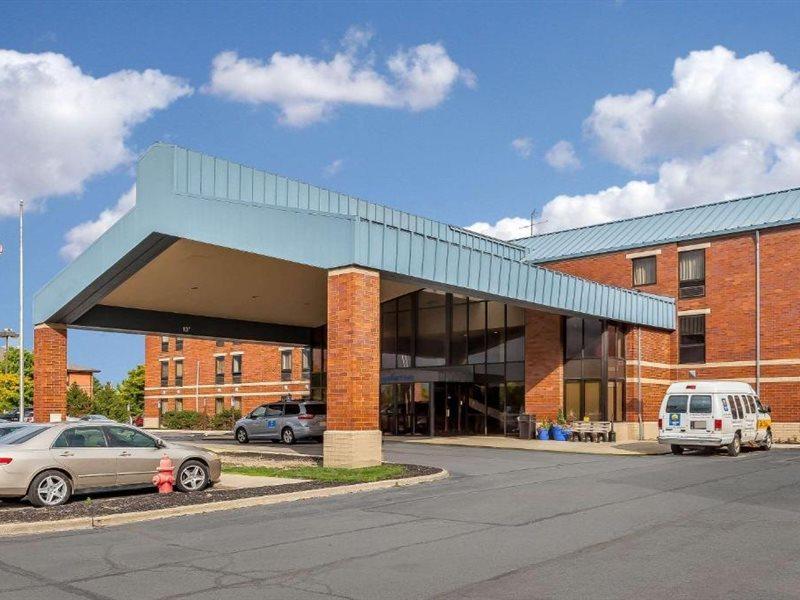 Comfort Inn Cleveland Airport Middleburg Heights Buitenkant foto