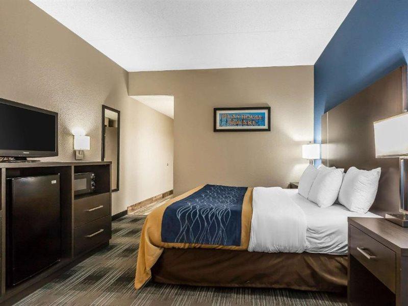 Comfort Inn Cleveland Airport Middleburg Heights Buitenkant foto