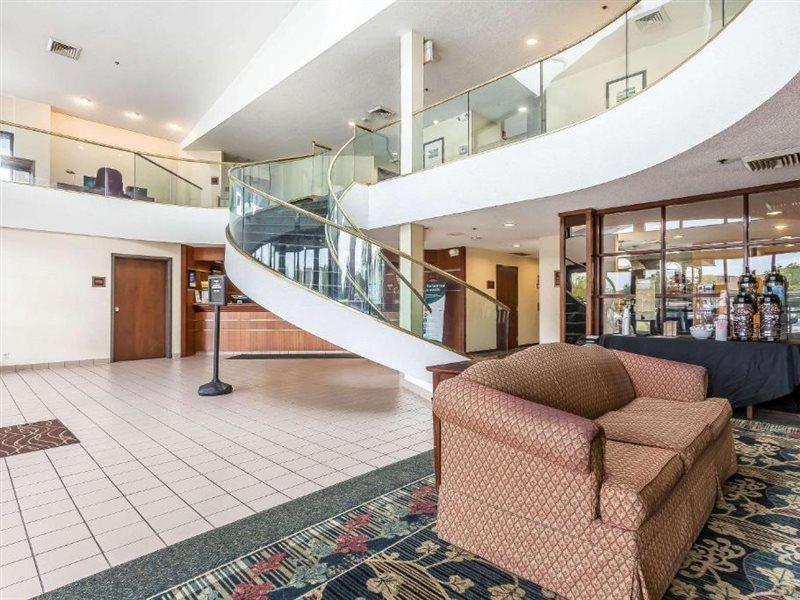 Comfort Inn Cleveland Airport Middleburg Heights Buitenkant foto