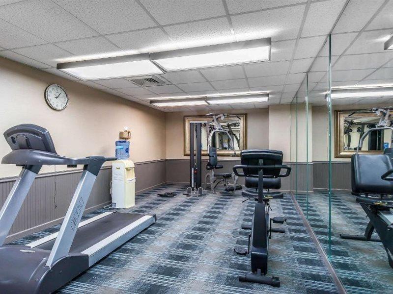 Comfort Inn Cleveland Airport Middleburg Heights Buitenkant foto