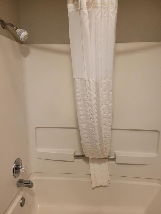 Comfort Inn Cleveland Airport Middleburg Heights Buitenkant foto
