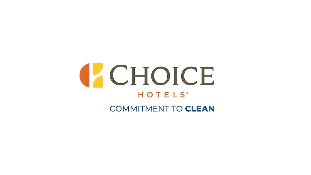 Comfort Inn Cleveland Airport Middleburg Heights Buitenkant foto
