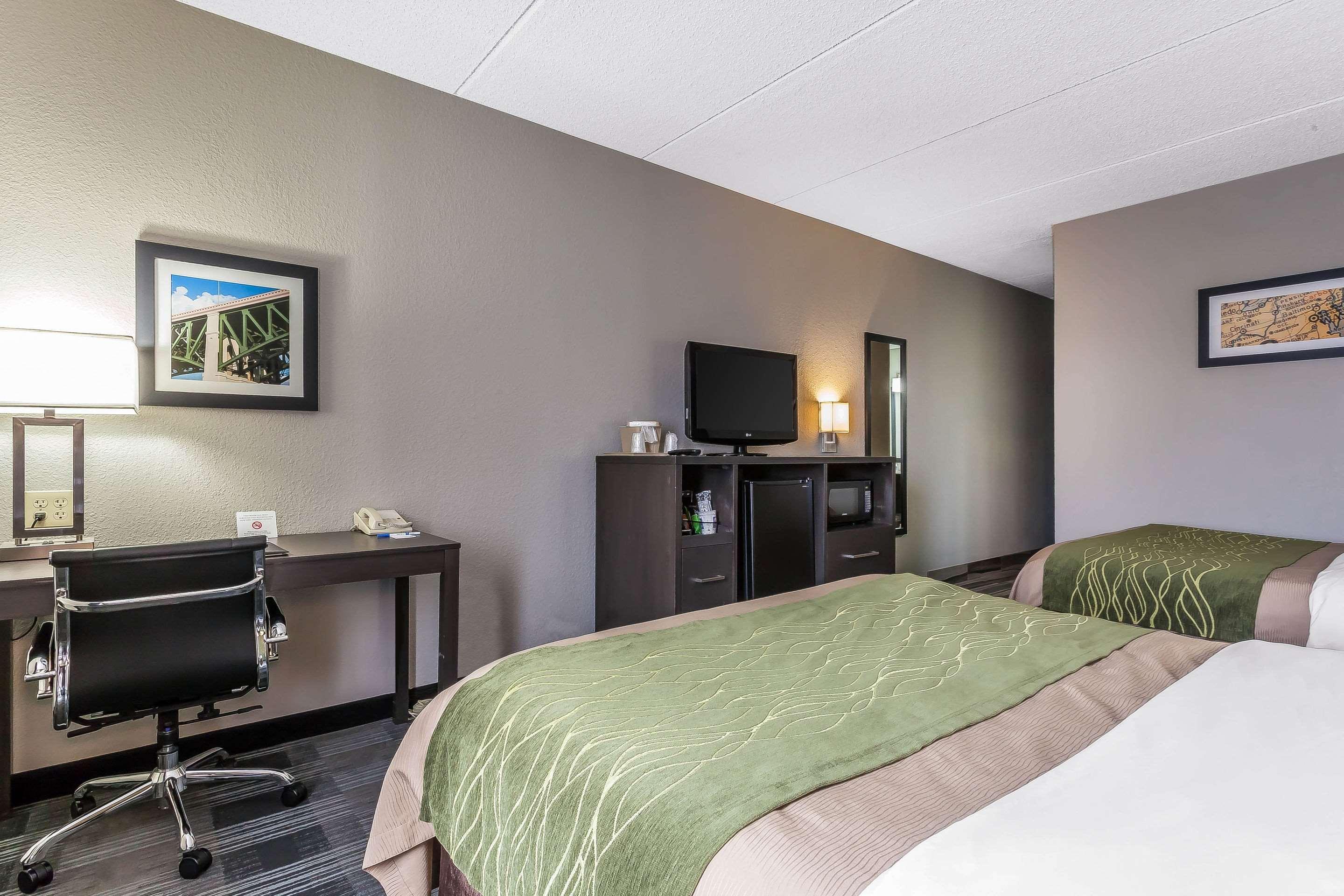 Comfort Inn Cleveland Airport Middleburg Heights Buitenkant foto