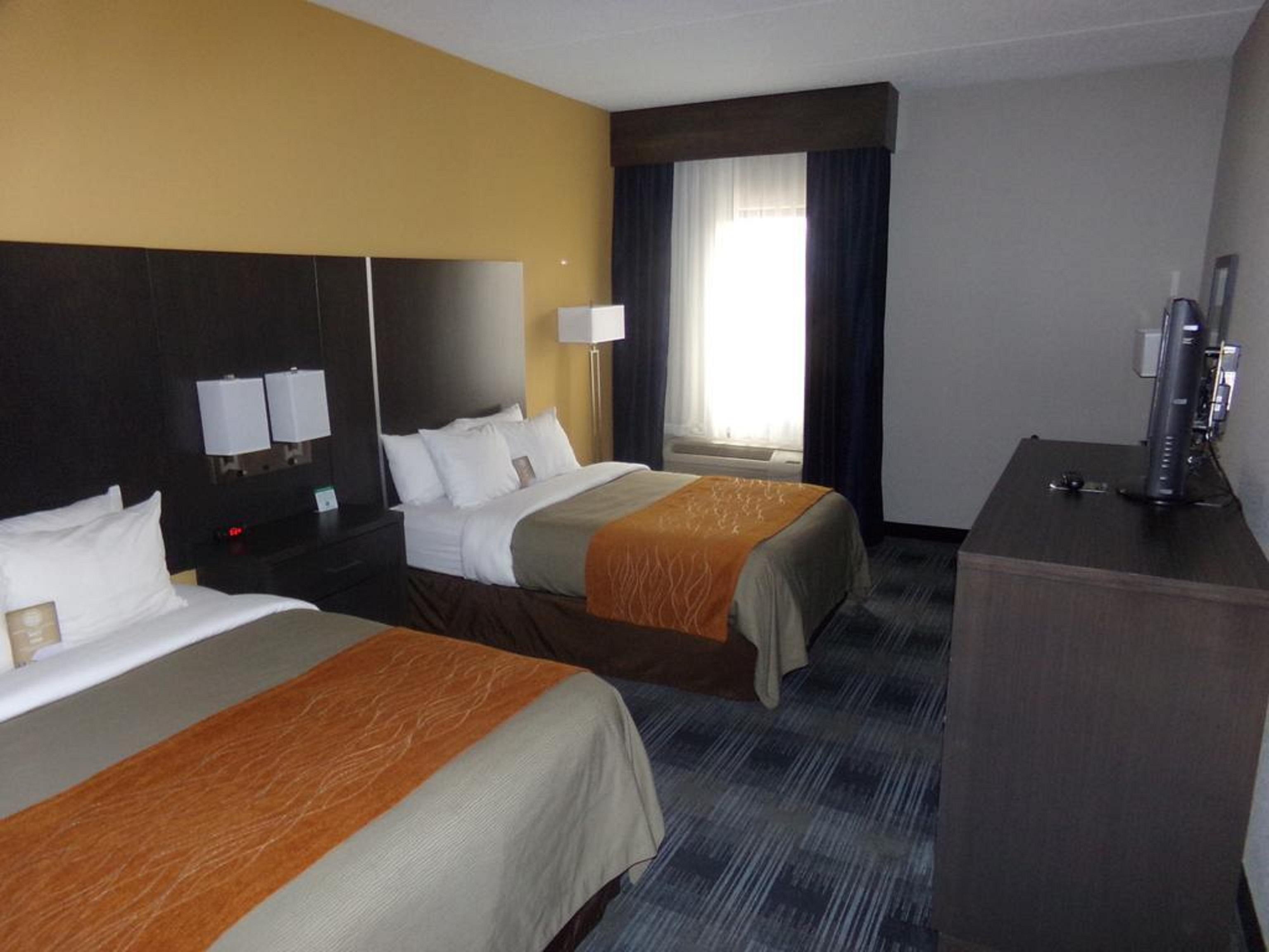 Comfort Inn Cleveland Airport Middleburg Heights Buitenkant foto
