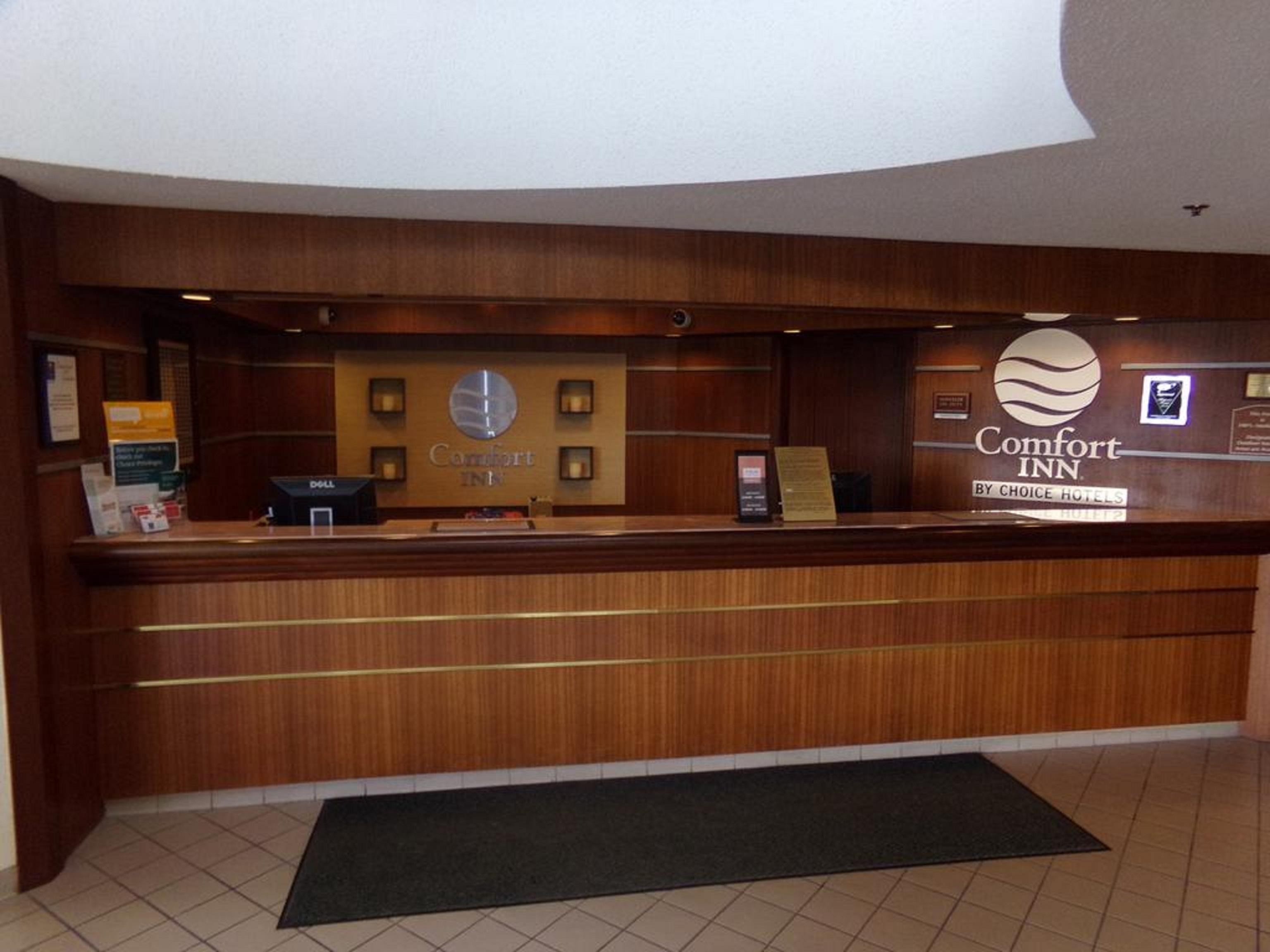 Comfort Inn Cleveland Airport Middleburg Heights Buitenkant foto