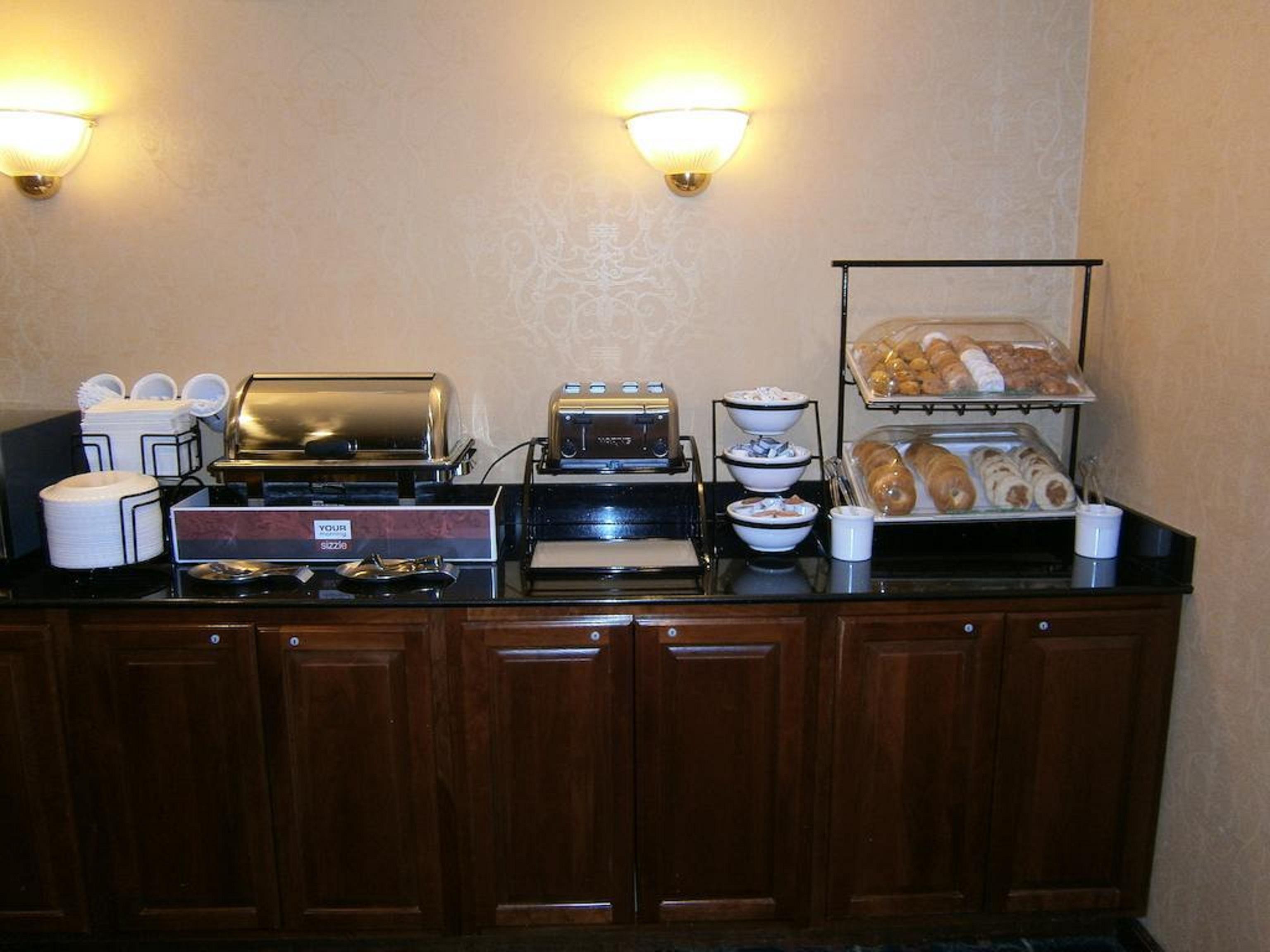 Comfort Inn Cleveland Airport Middleburg Heights Buitenkant foto