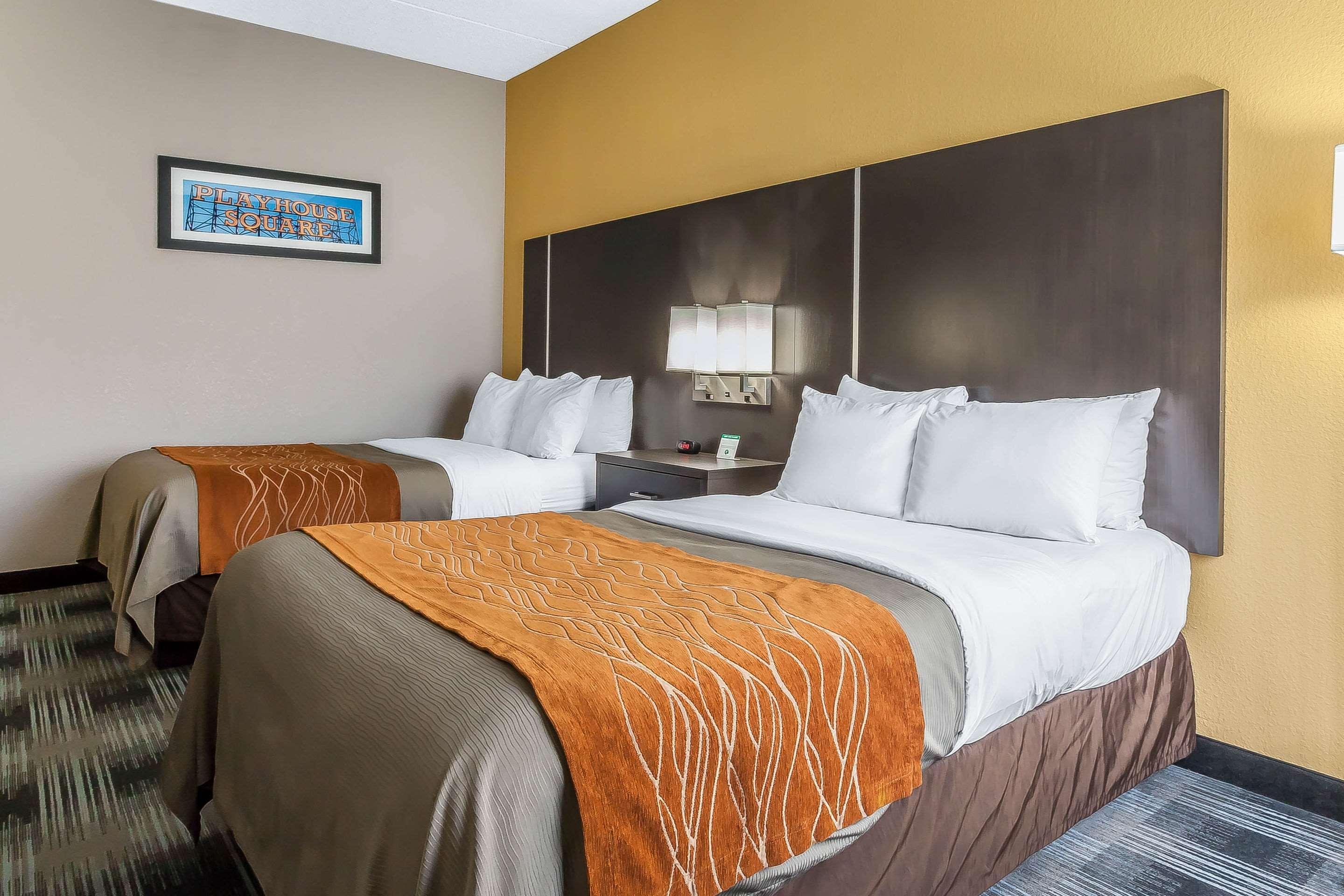 Comfort Inn Cleveland Airport Middleburg Heights Buitenkant foto