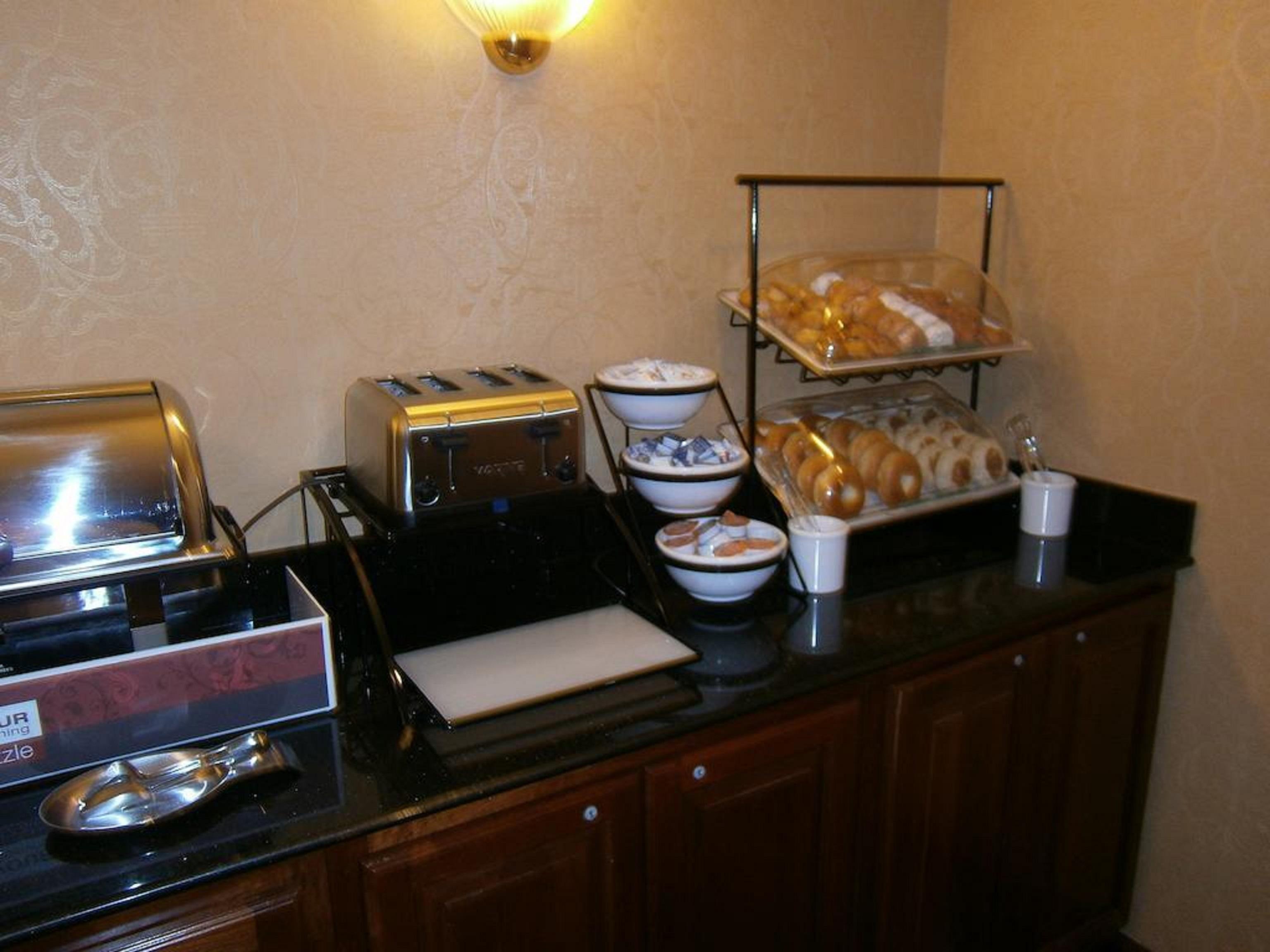 Comfort Inn Cleveland Airport Middleburg Heights Buitenkant foto