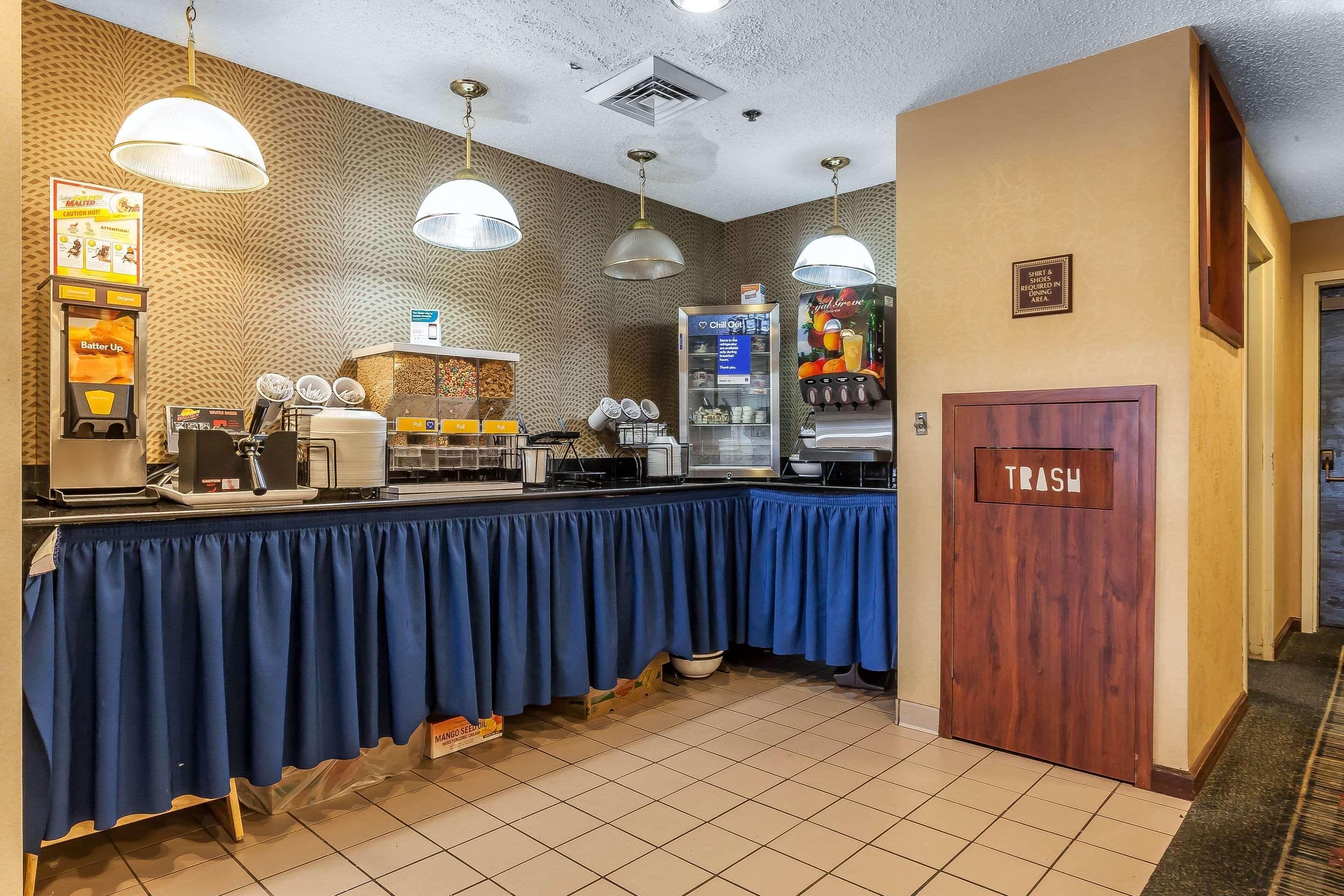 Comfort Inn Cleveland Airport Middleburg Heights Buitenkant foto