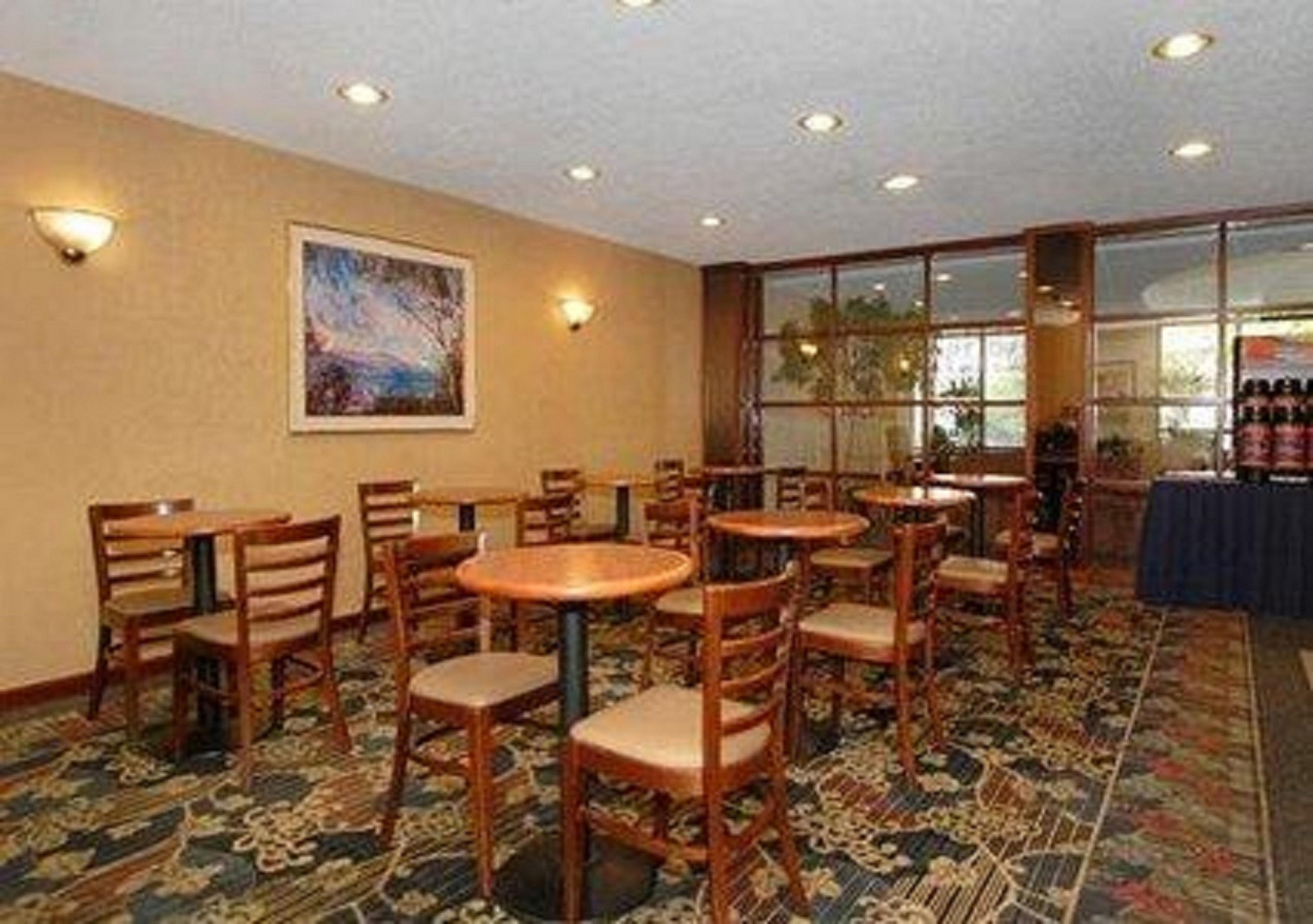 Comfort Inn Cleveland Airport Middleburg Heights Buitenkant foto