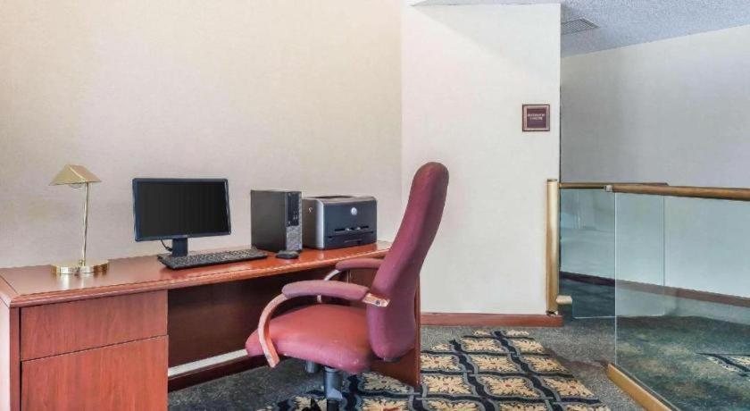 Comfort Inn Cleveland Airport Middleburg Heights Buitenkant foto