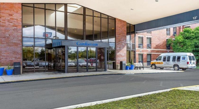 Comfort Inn Cleveland Airport Middleburg Heights Buitenkant foto